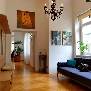 Sunny And Spacious Near Centre Appartement