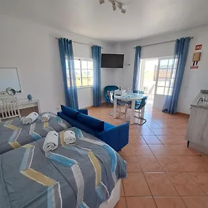 https://lovely-new-house-w-beatiful-garden.hotelaalgarve.com